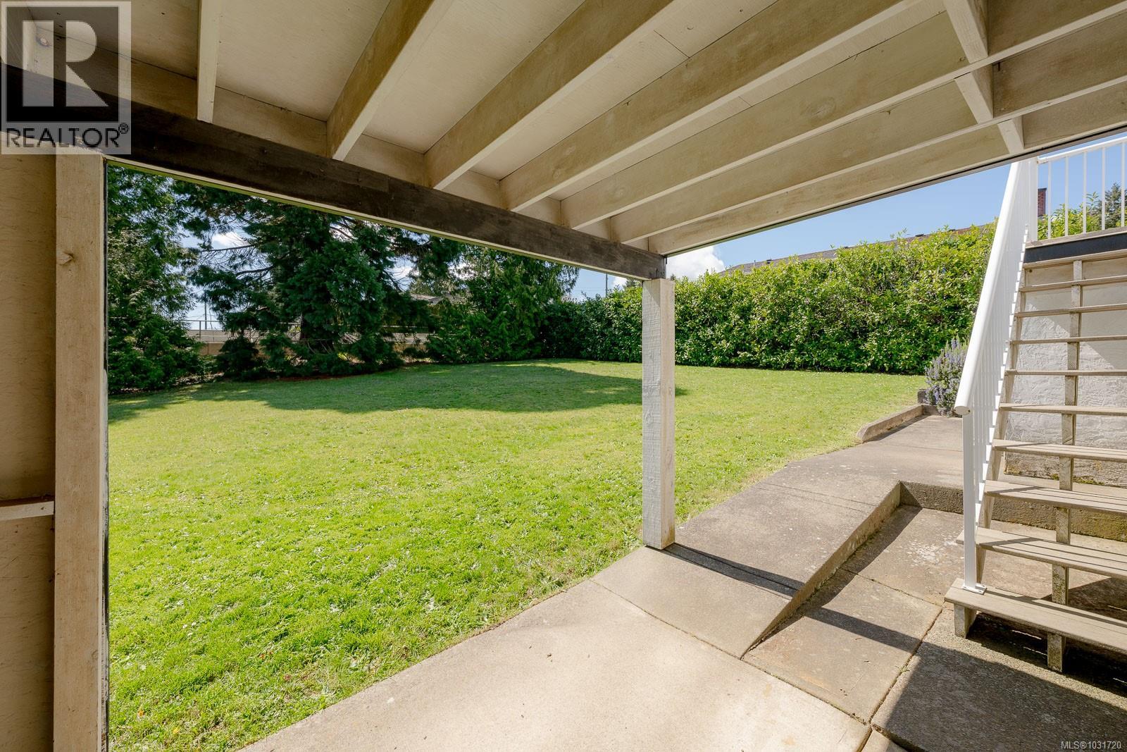 2419 Barbara Pl, Central Saanich
