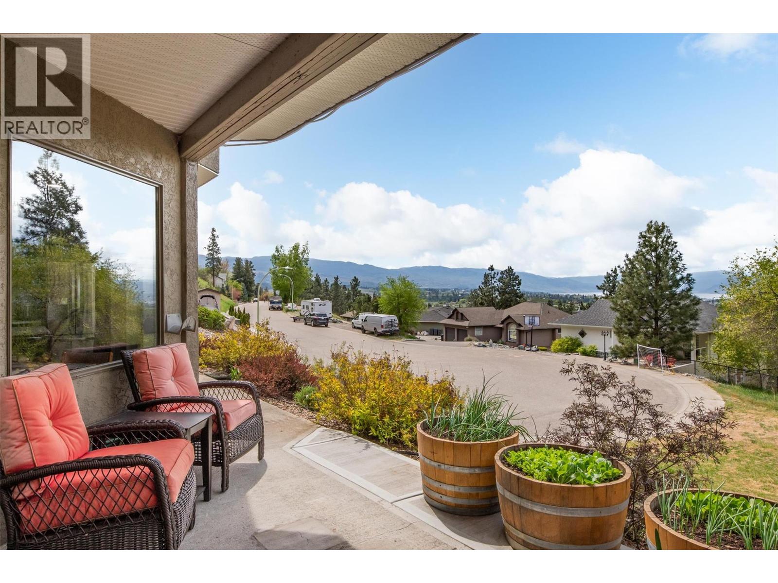  1027 James Hockey Place, Kelowna