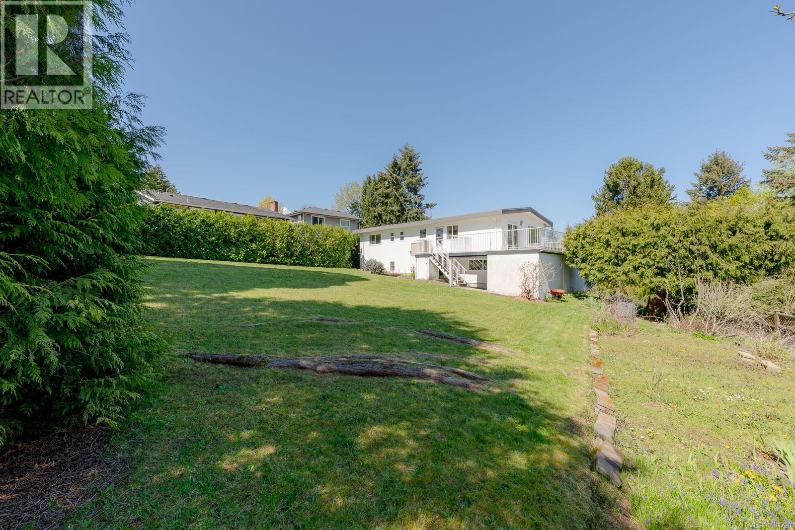 2419 Barbara Pl, Central Saanich