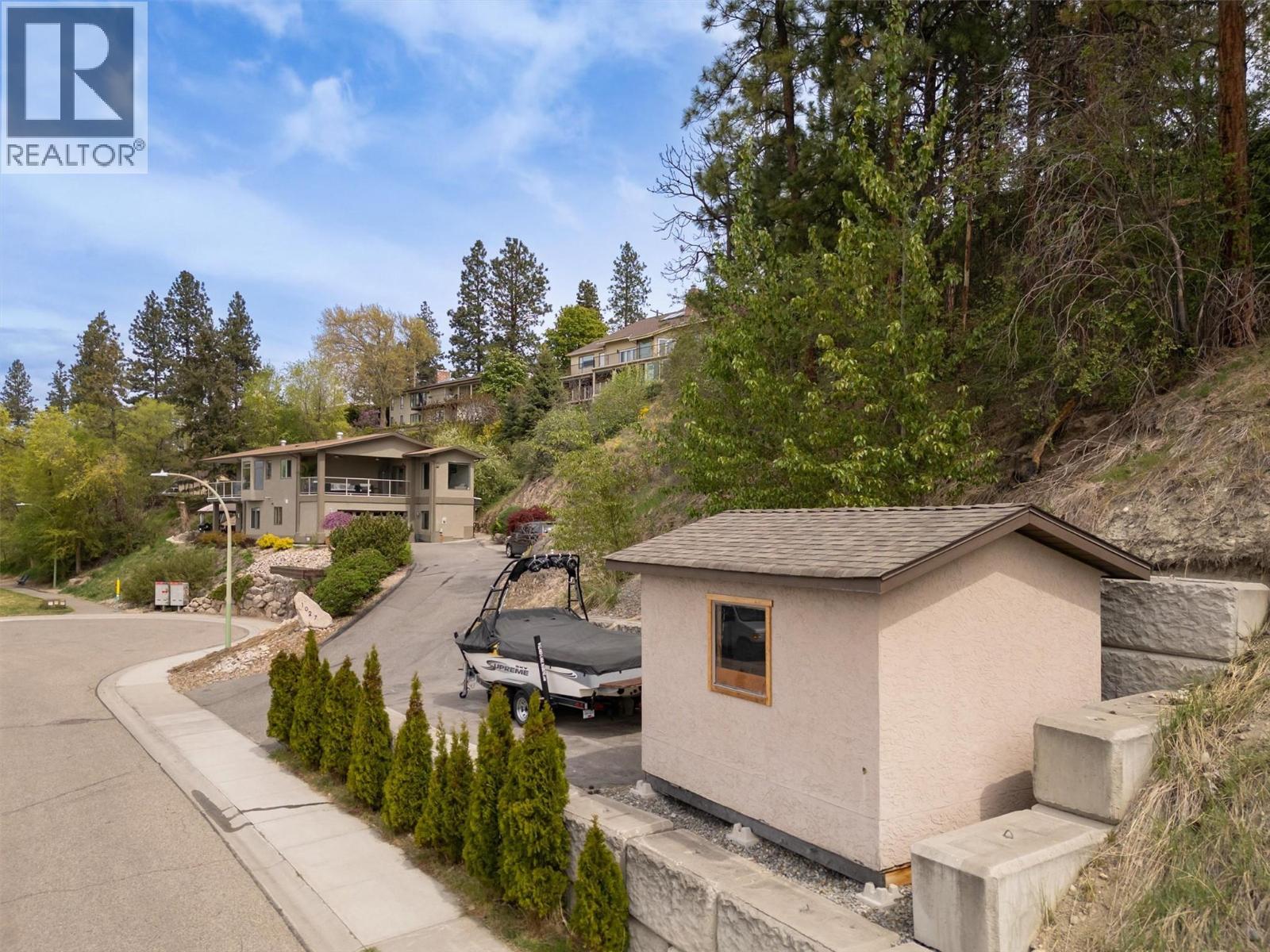  1027 James Hockey Place, Kelowna
