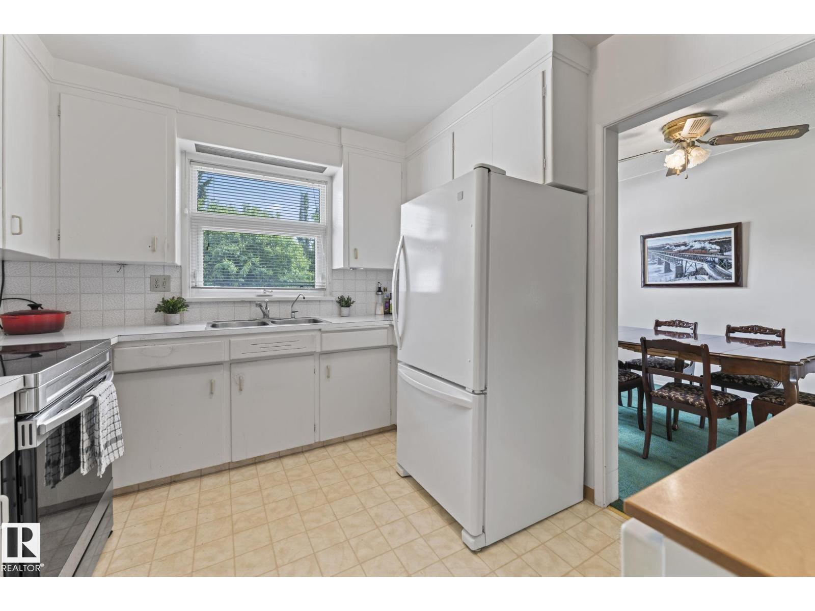 11223 71 AV NW, Edmonton