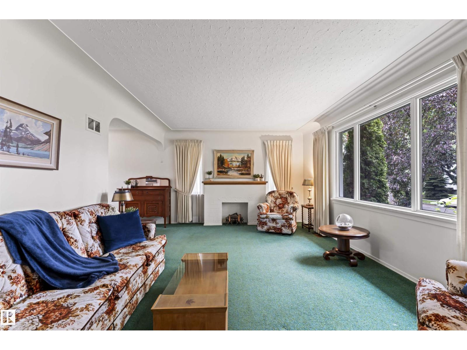 11223 71 AV NW, Edmonton