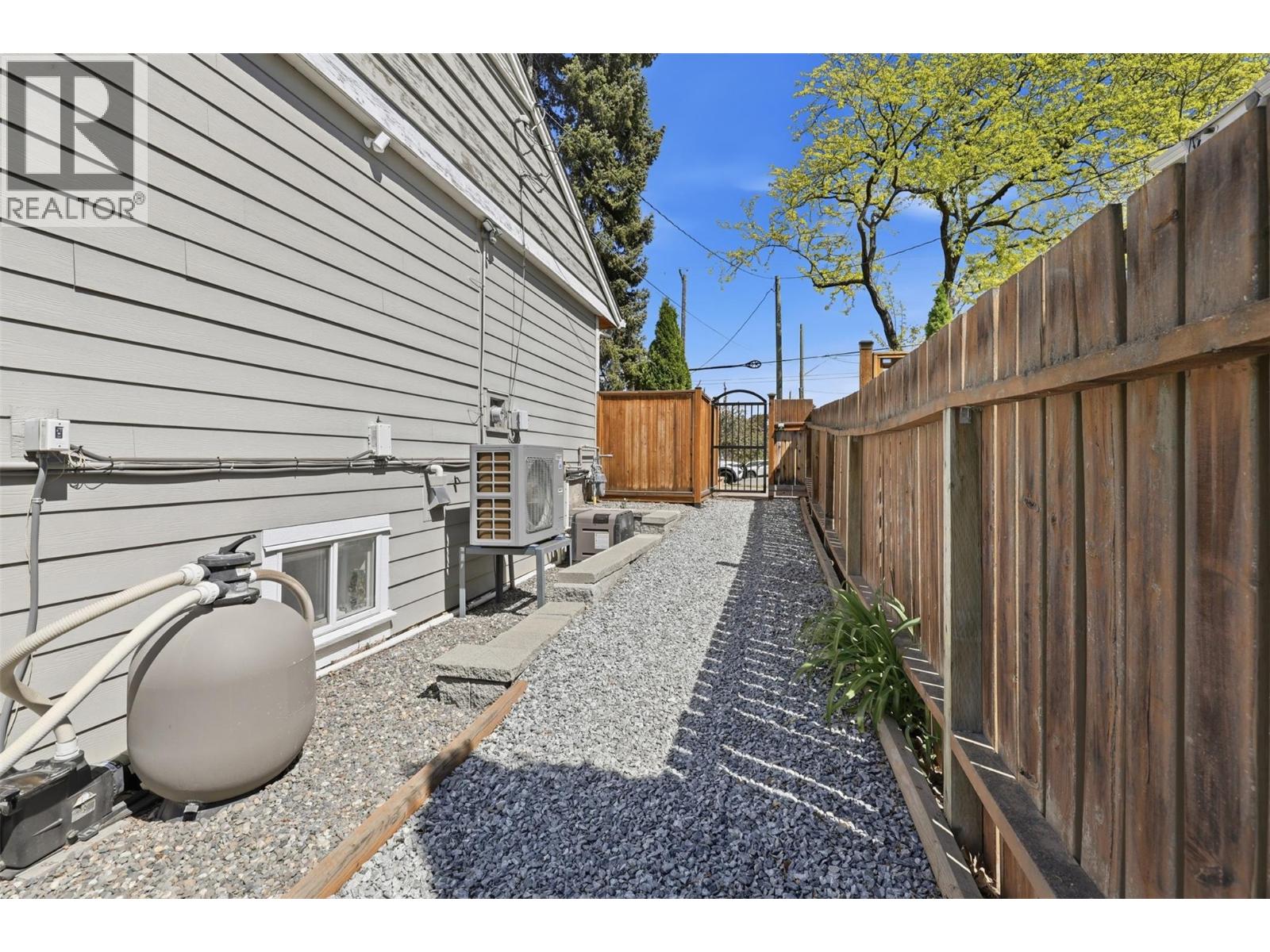 1807 ORCHARD Drive - 34