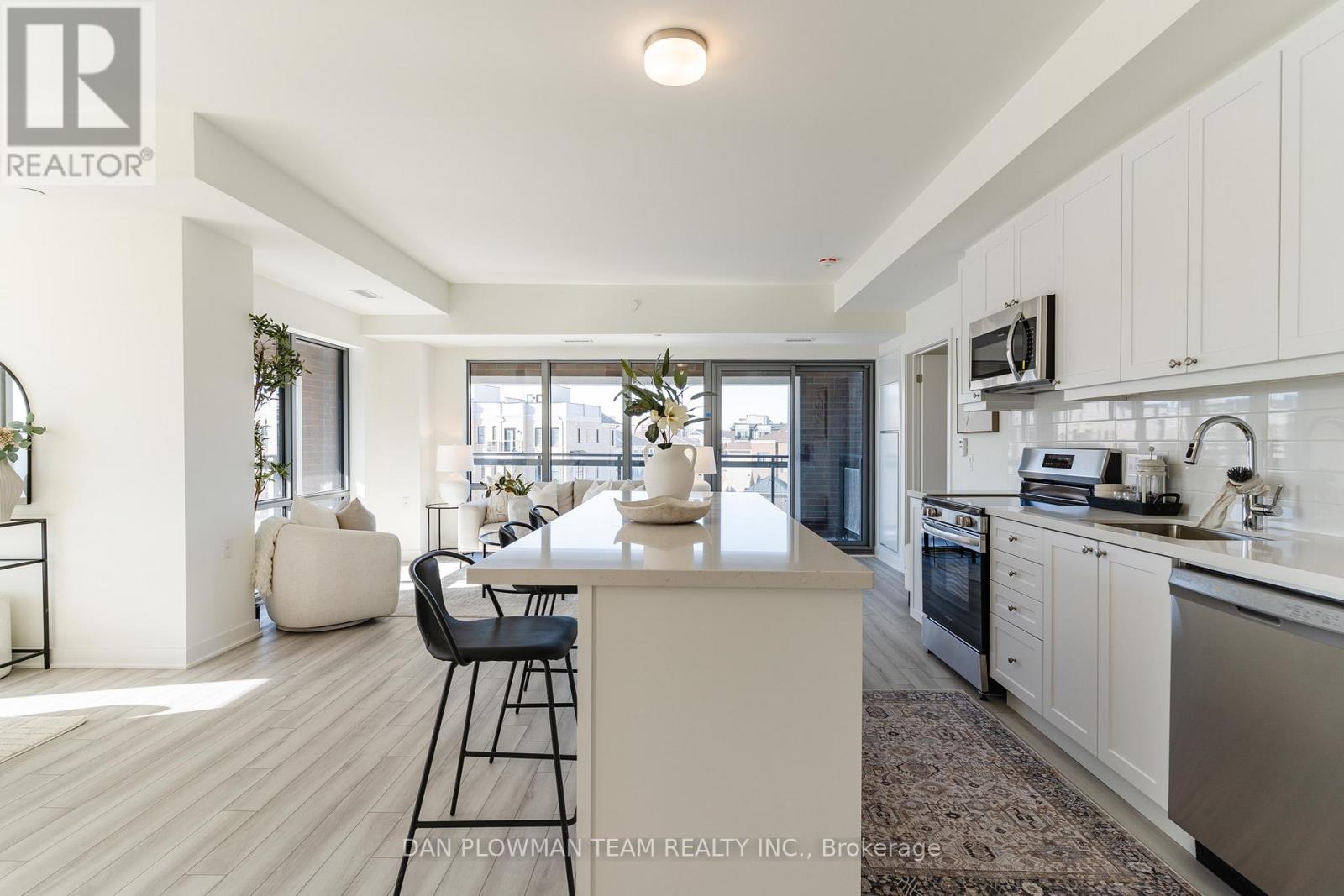 #321 51 CLARINGTON BOULEVARD - 12
