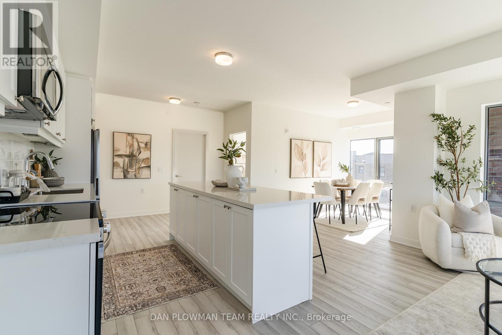 #321 51 CLARINGTON BOULEVARD - 13