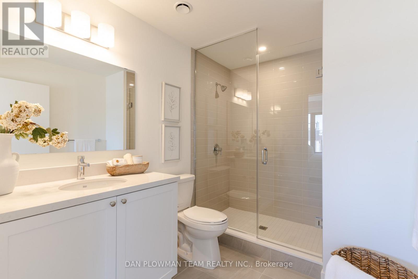 #321 51 CLARINGTON BOULEVARD - 17