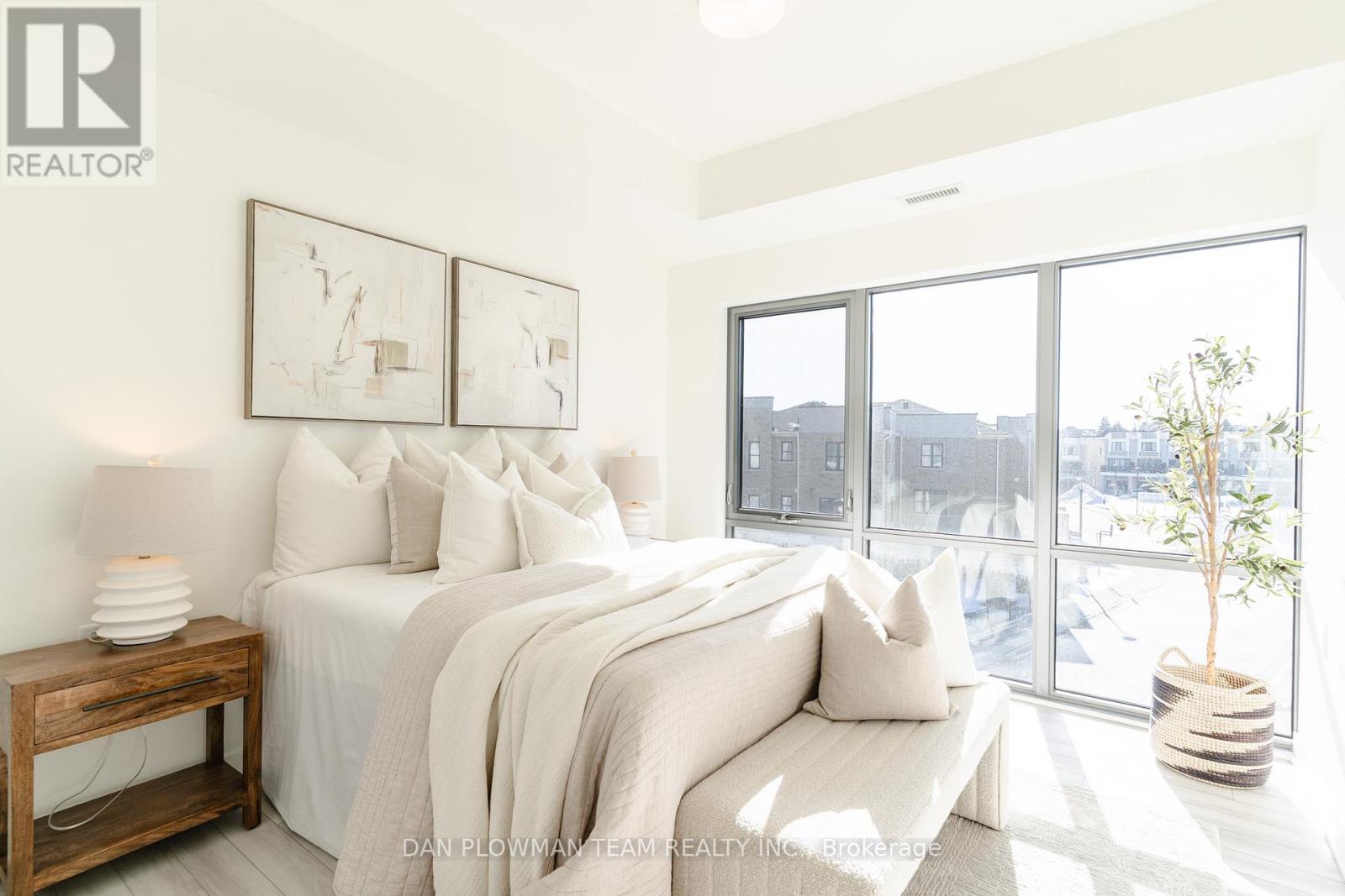#321 51 CLARINGTON BOULEVARD - 19