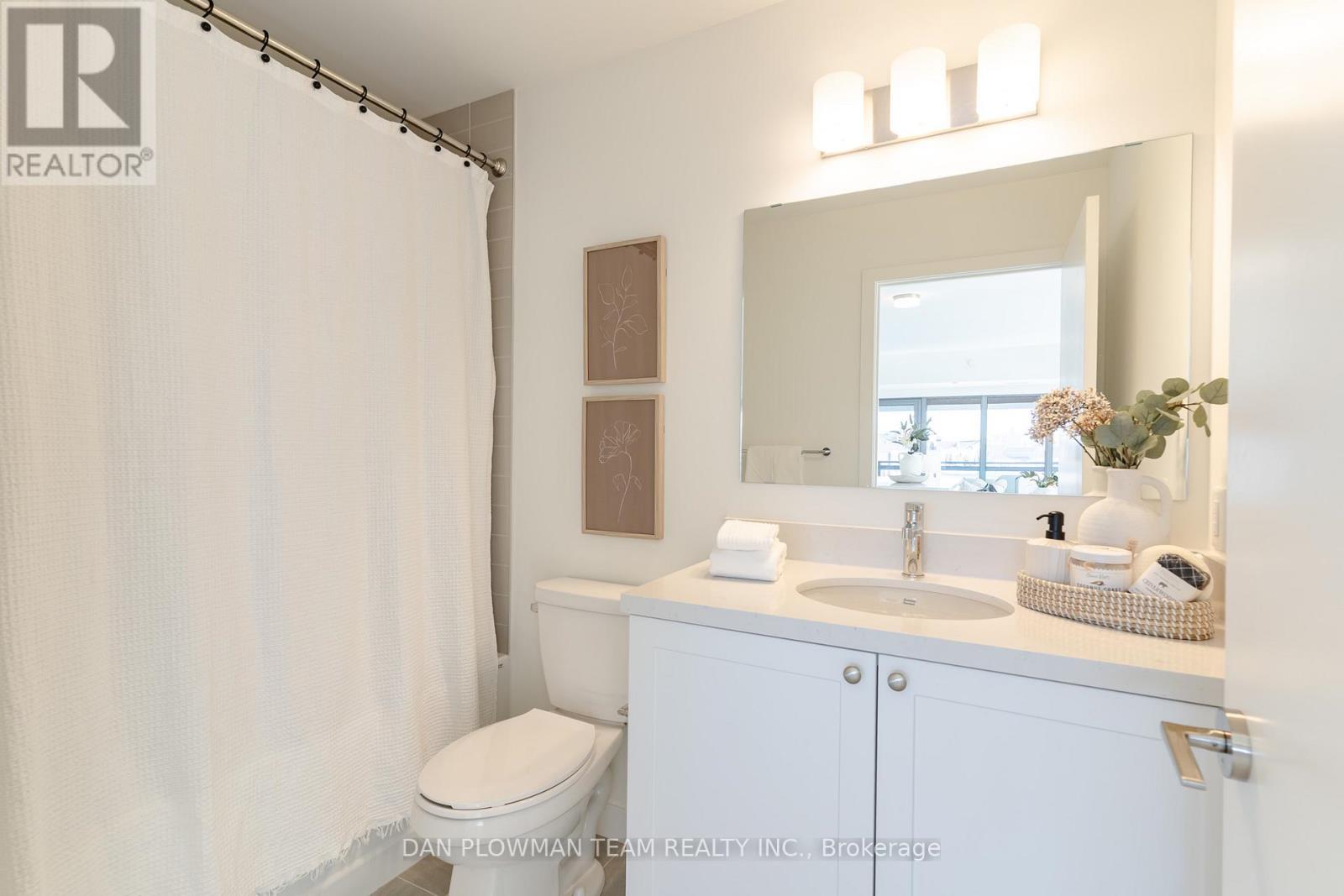 #321 51 CLARINGTON BOULEVARD - 21