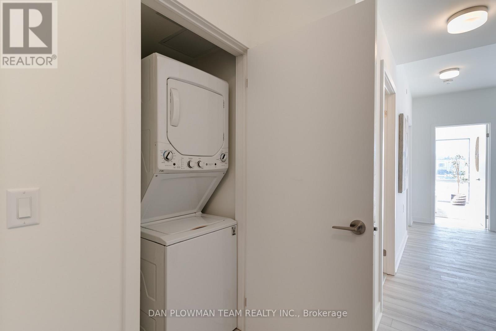 #321 51 CLARINGTON BOULEVARD - 22