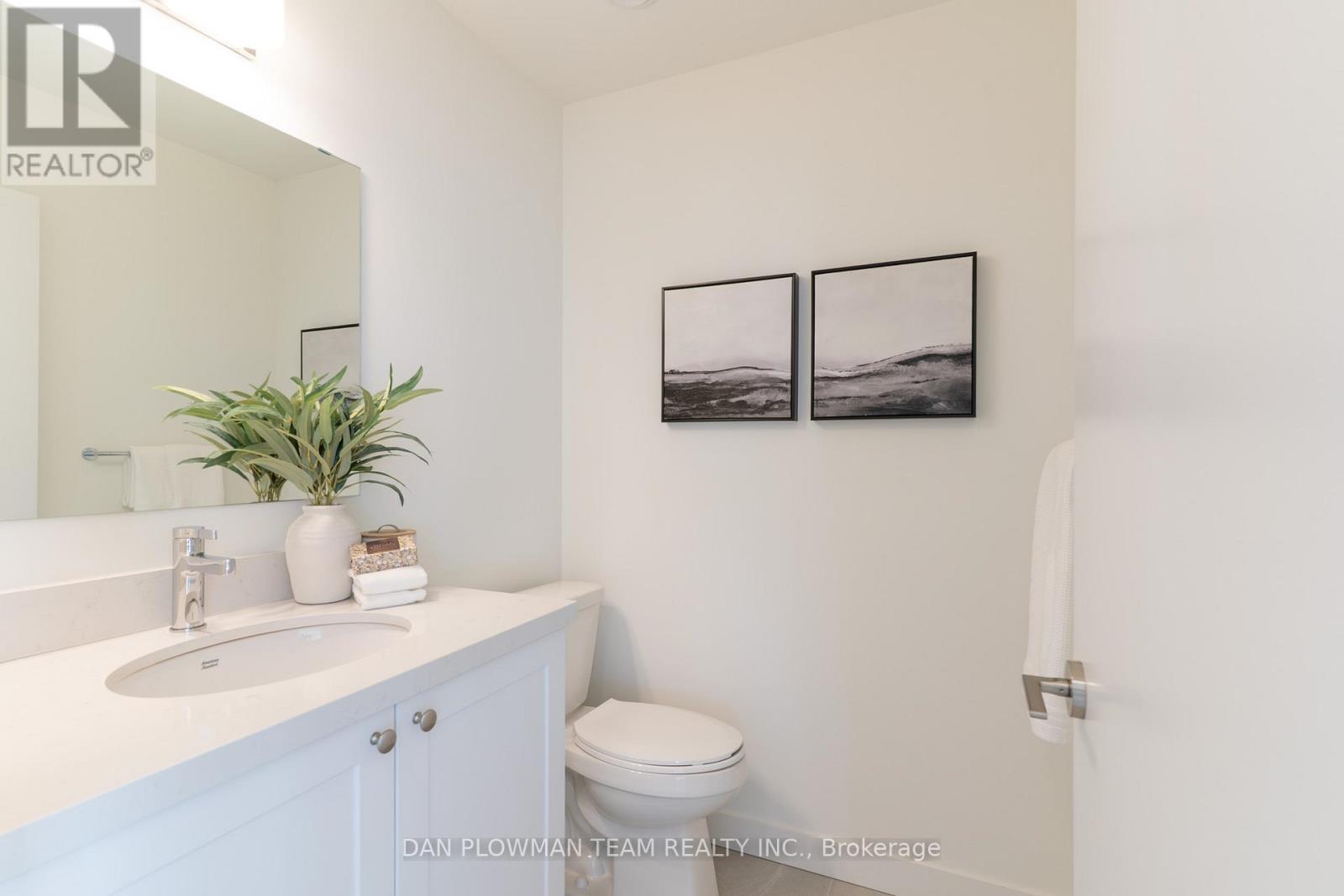 #321 51 CLARINGTON BOULEVARD - 23