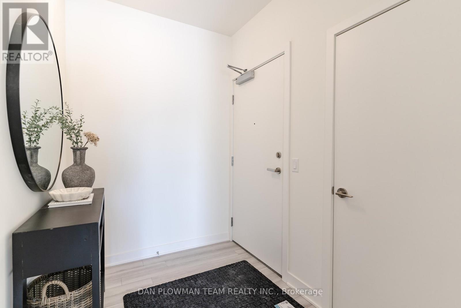 #321 51 CLARINGTON BOULEVARD - 24