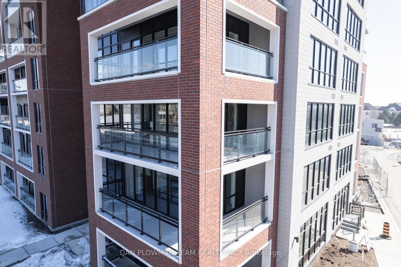 #321 51 CLARINGTON BOULEVARD - 29