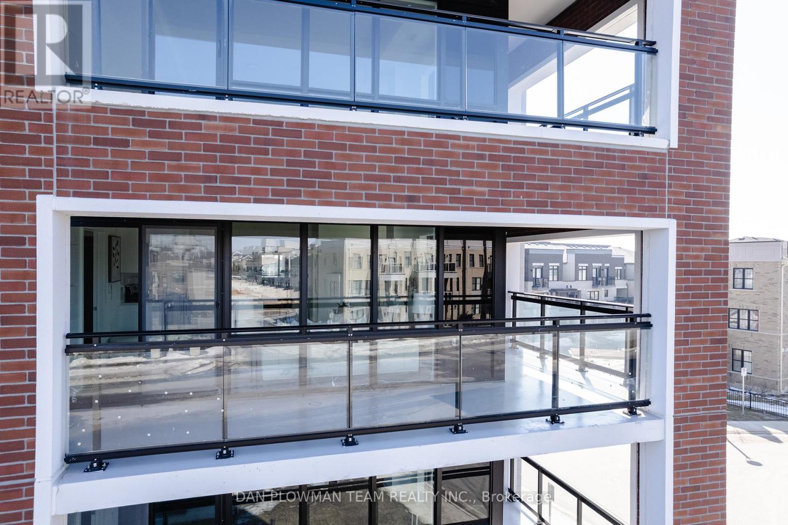 #321 51 CLARINGTON BOULEVARD - 30