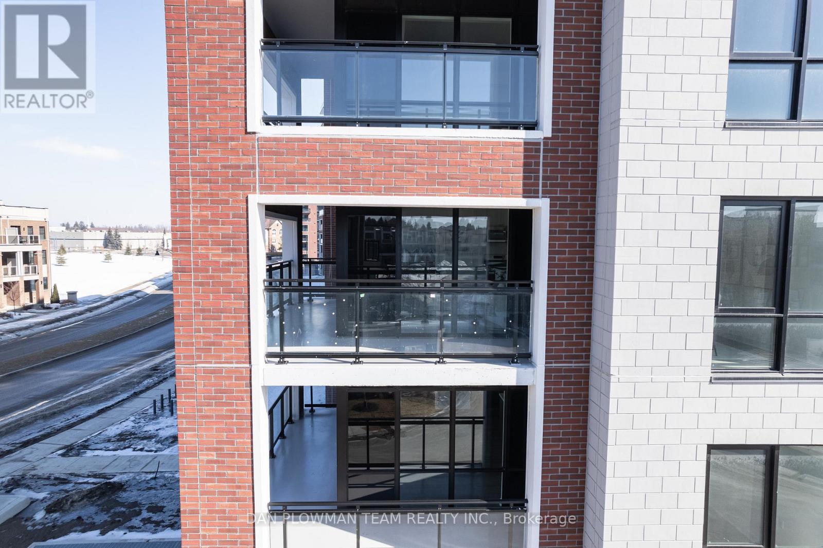 #321 51 CLARINGTON BOULEVARD - 31