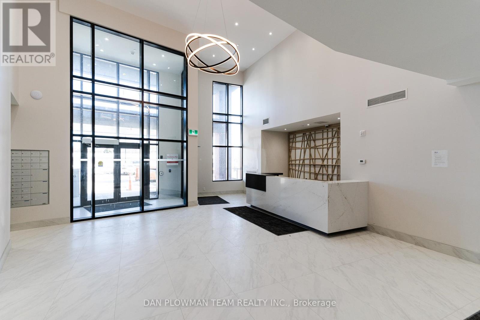 #321 51 CLARINGTON BOULEVARD - 33