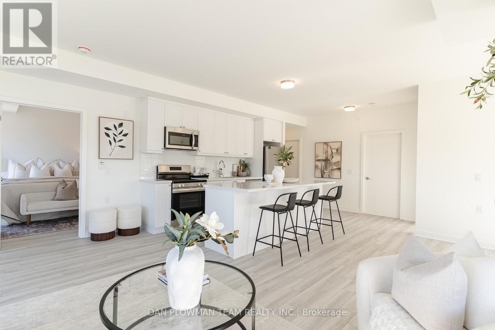 #321 51 CLARINGTON BOULEVARD - 5