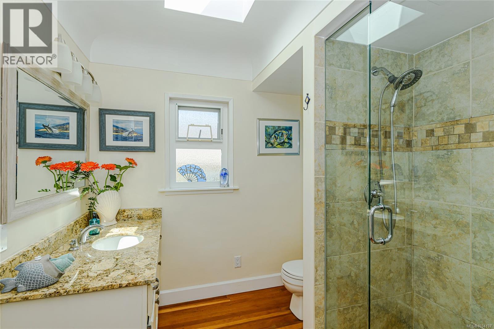  987 McBriar Avenue, Saanich