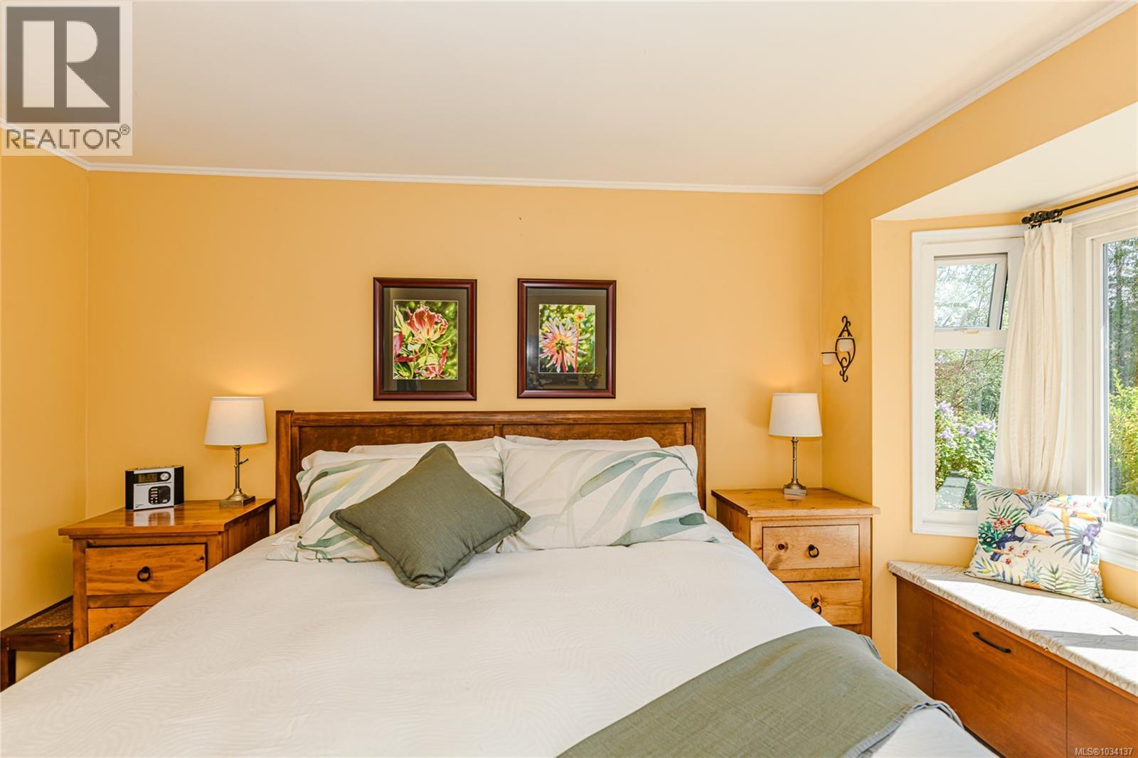  987 McBriar Avenue, Saanich