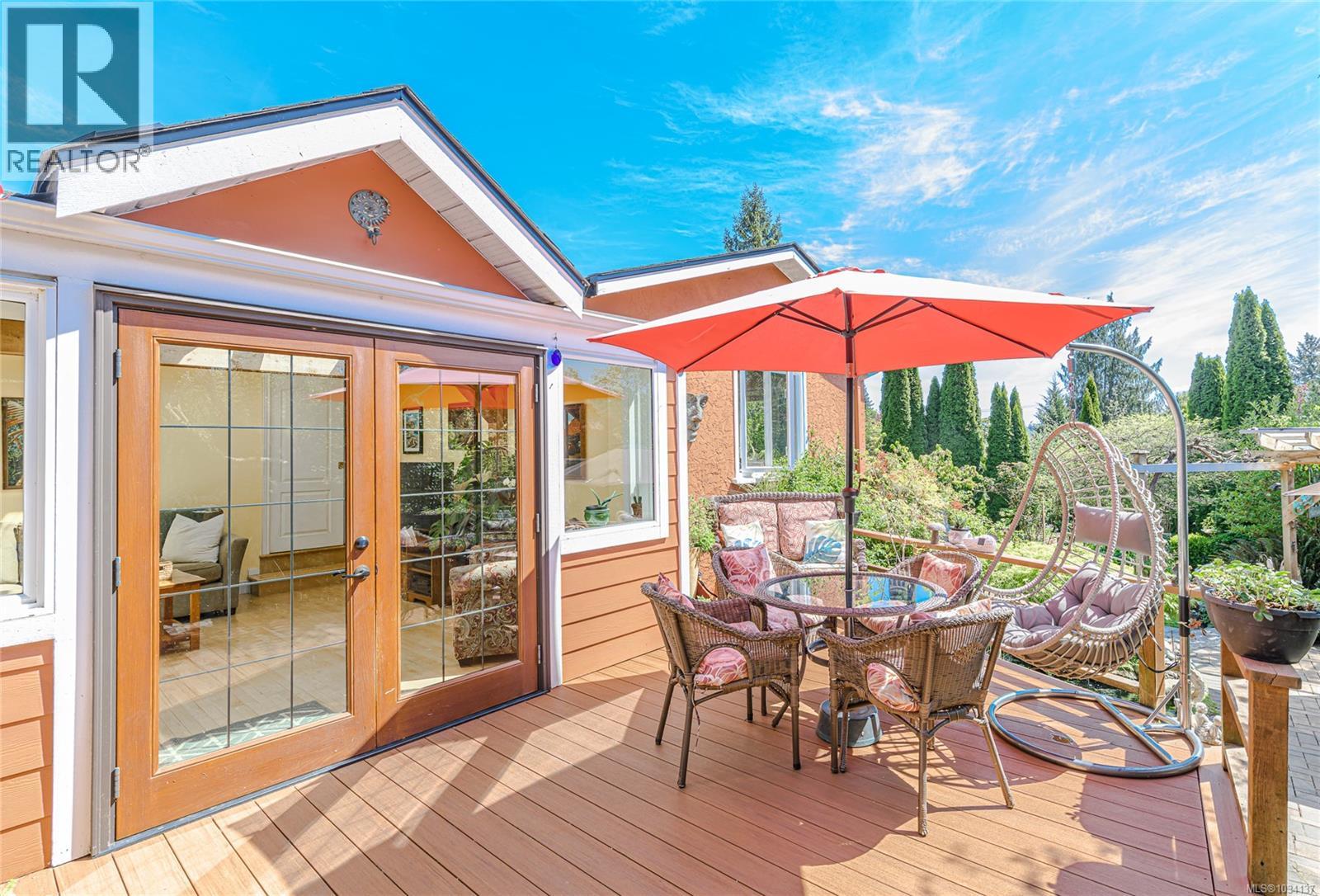  987 McBriar Avenue, Saanich