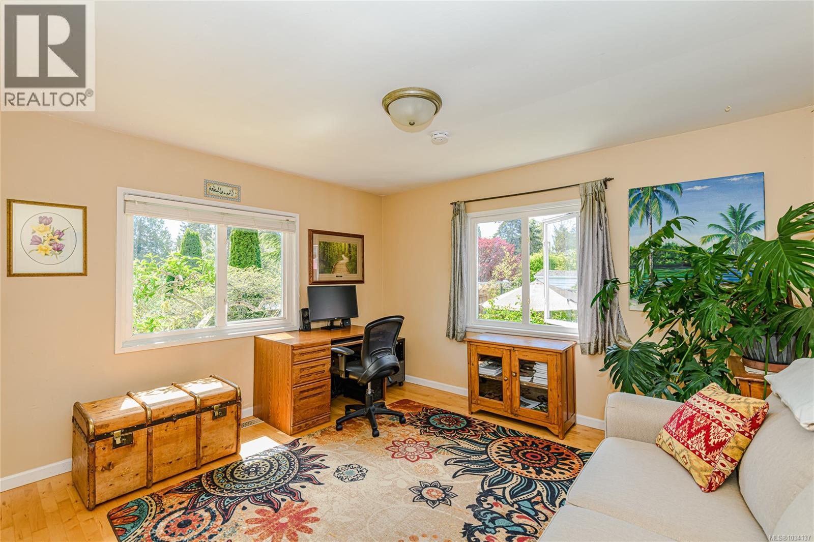  987 McBriar Avenue, Saanich