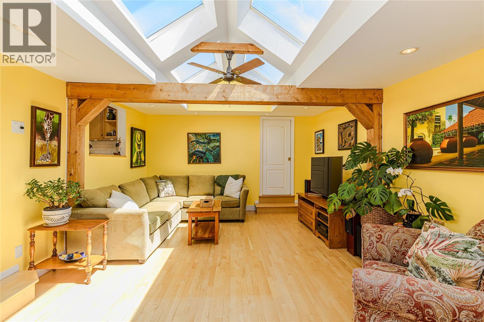  987 McBriar Avenue, Saanich