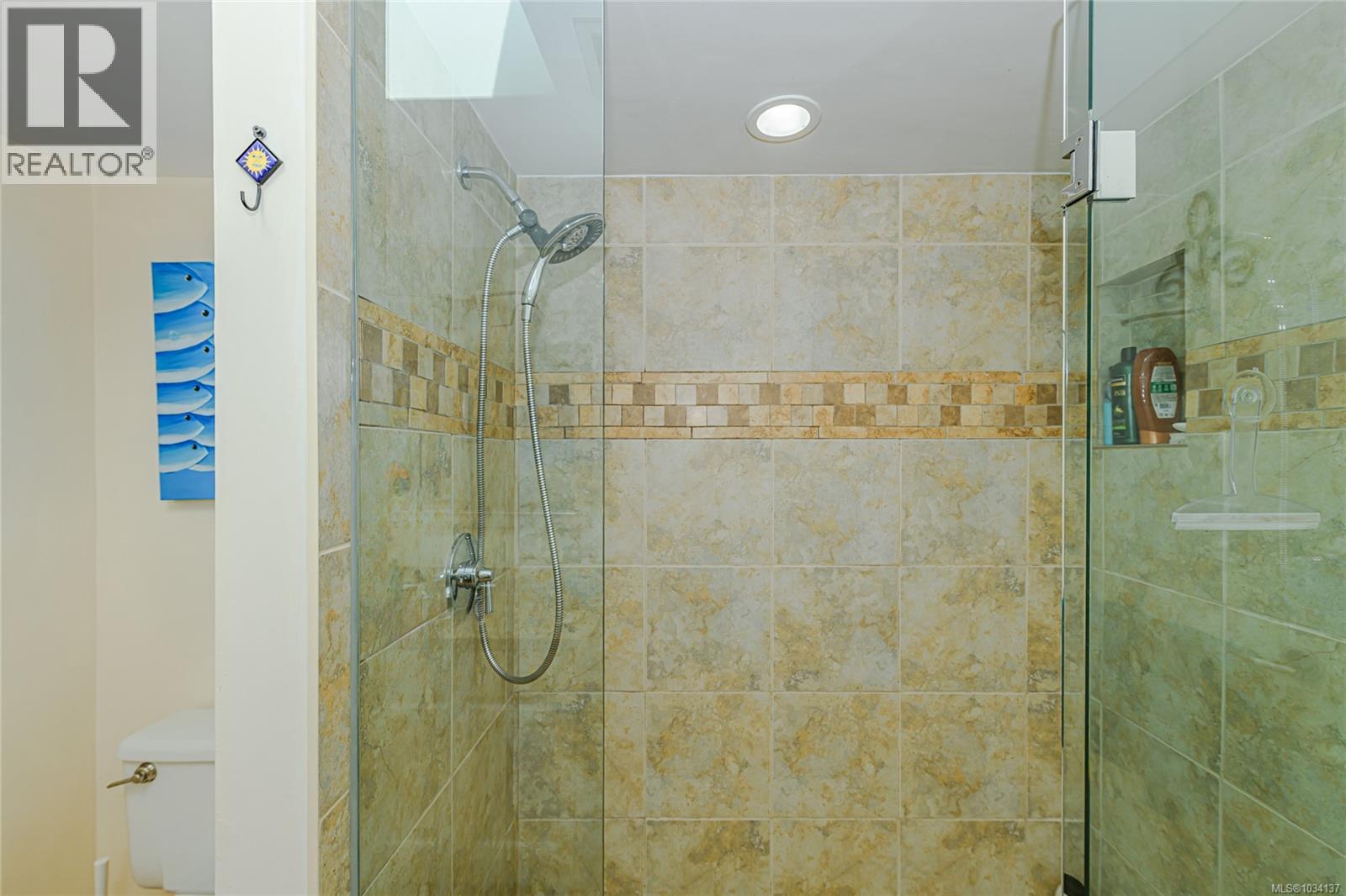  987 McBriar Avenue, Saanich