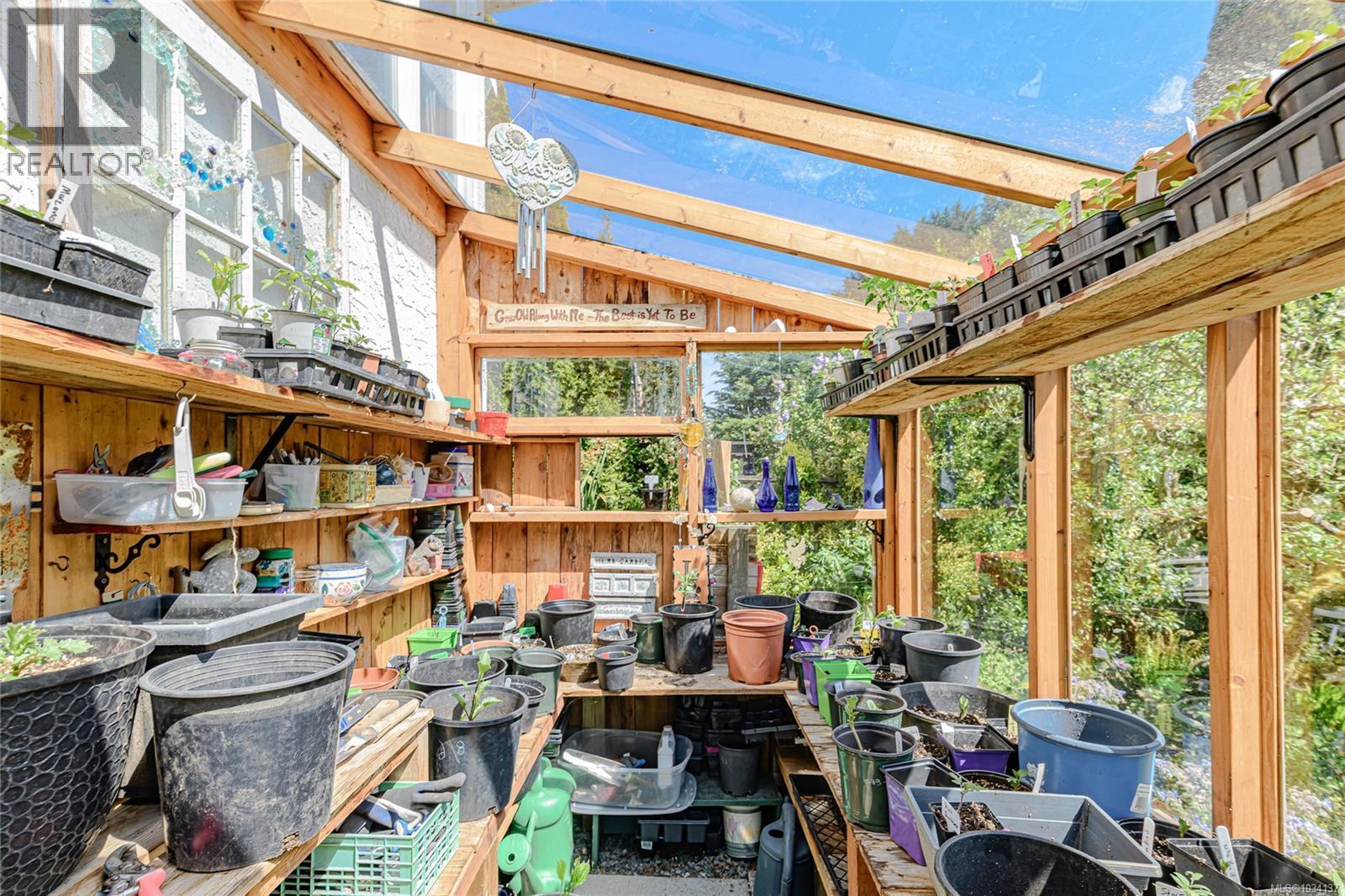  987 McBriar Avenue, Saanich