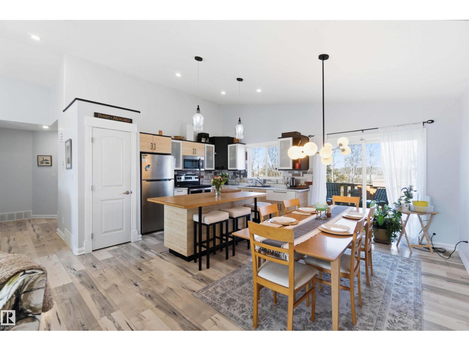 4328 48A Ave — photo 15