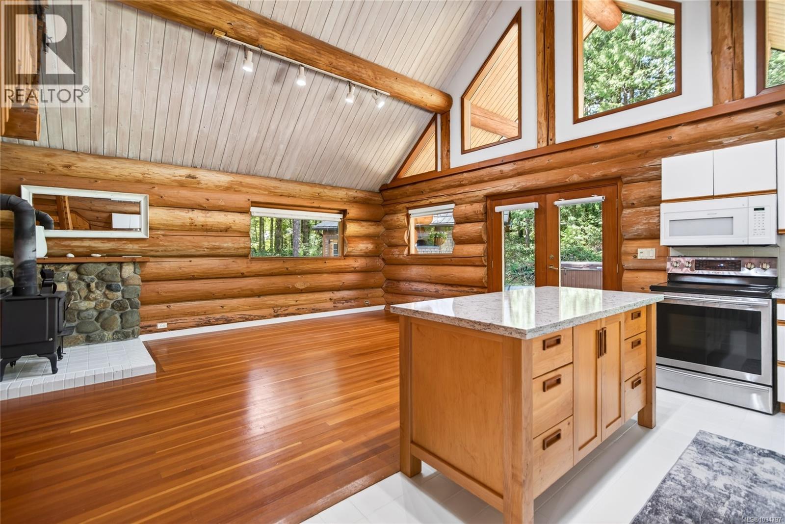 4425 Forbidden Plateau Rd - 10