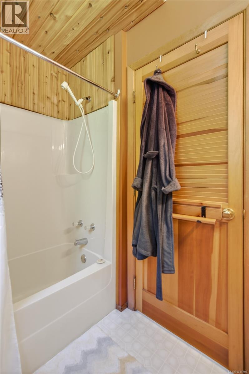 4425 Forbidden Plateau Rd - 48