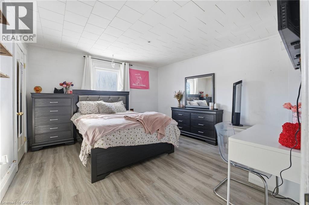 211 ROBINSON Road - 23