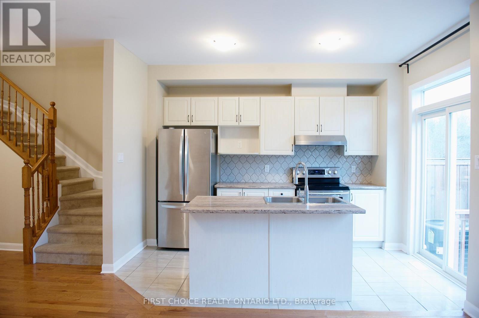 222 GEYSER PLACE - 10