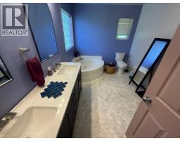 10264 97 Highway, Charlie Lake, BC V1J8L9 Photo 22