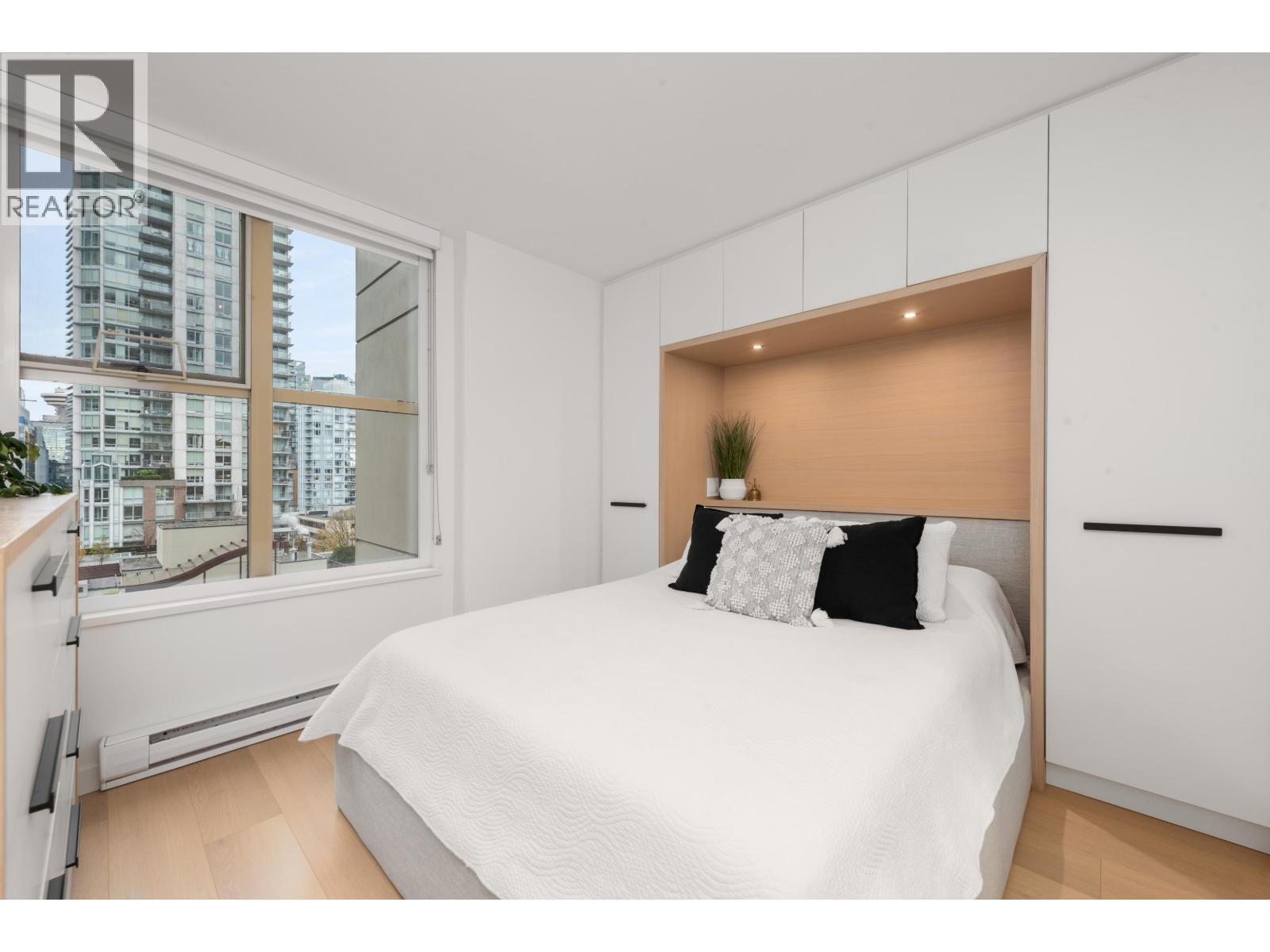 1 Bed, 1 Bath House for Sale in Vancouver – 1203 969 RICHARDS STREET, Vancouver - Image 3