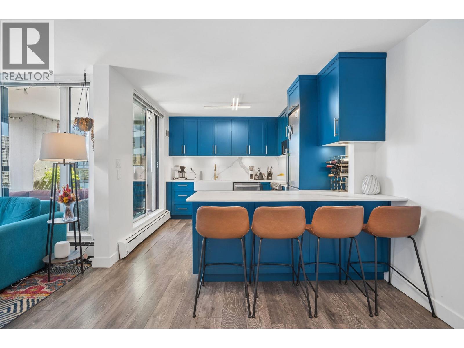 1604 1010 BURNABY STREET