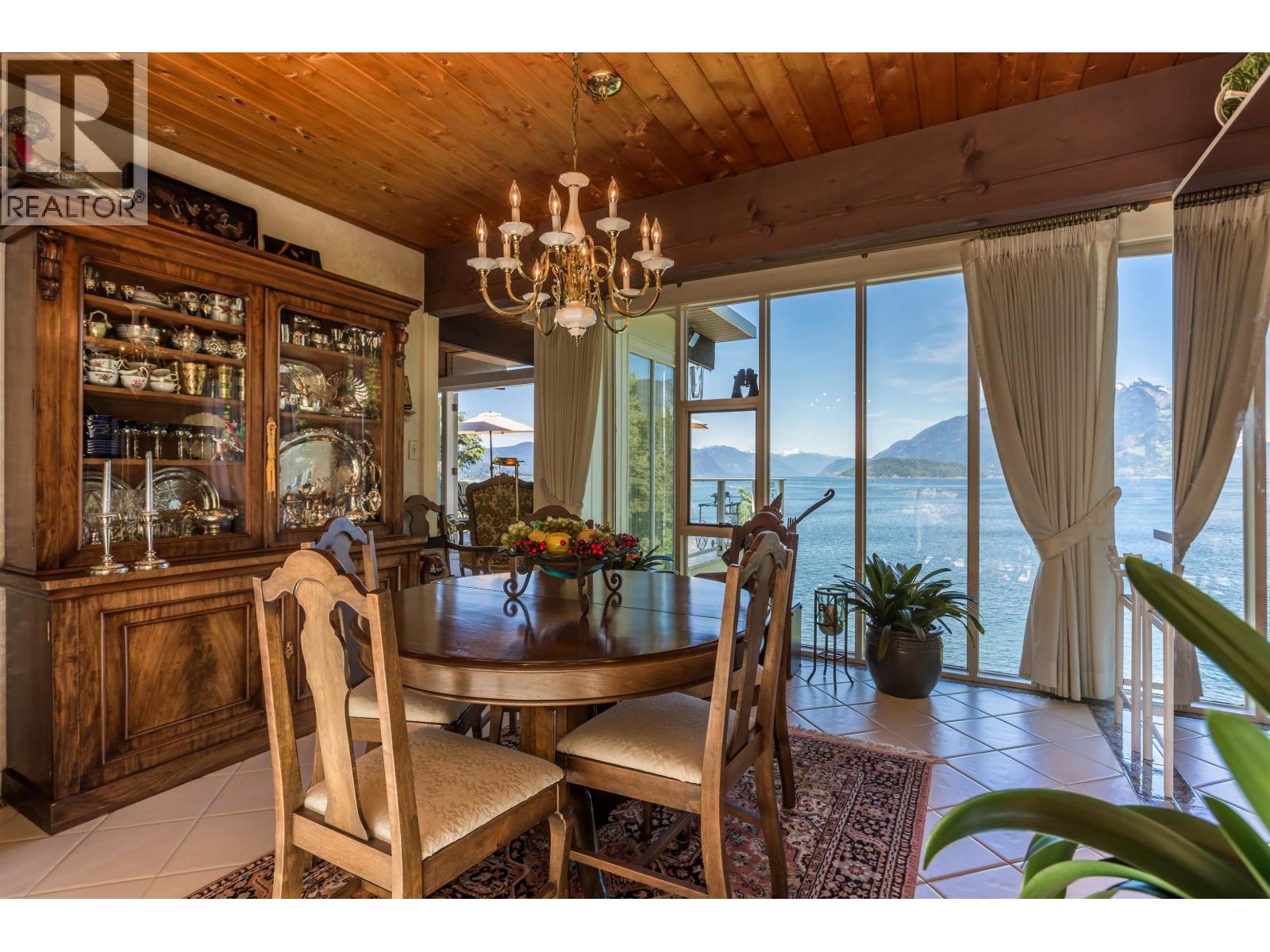 7145 CLIFF ROAD, West Vancouver