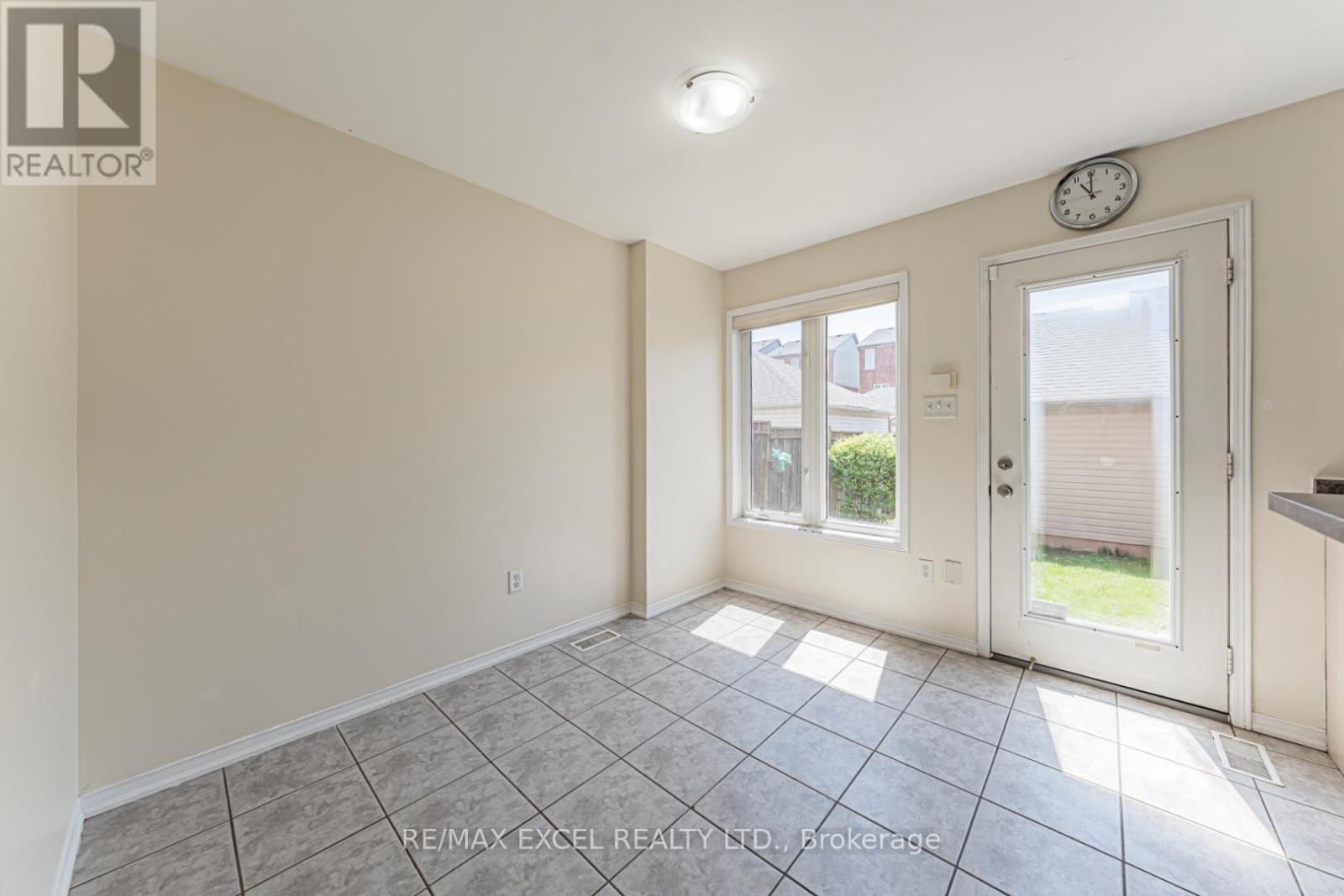 98 GEORGIAN DRIVE - 15