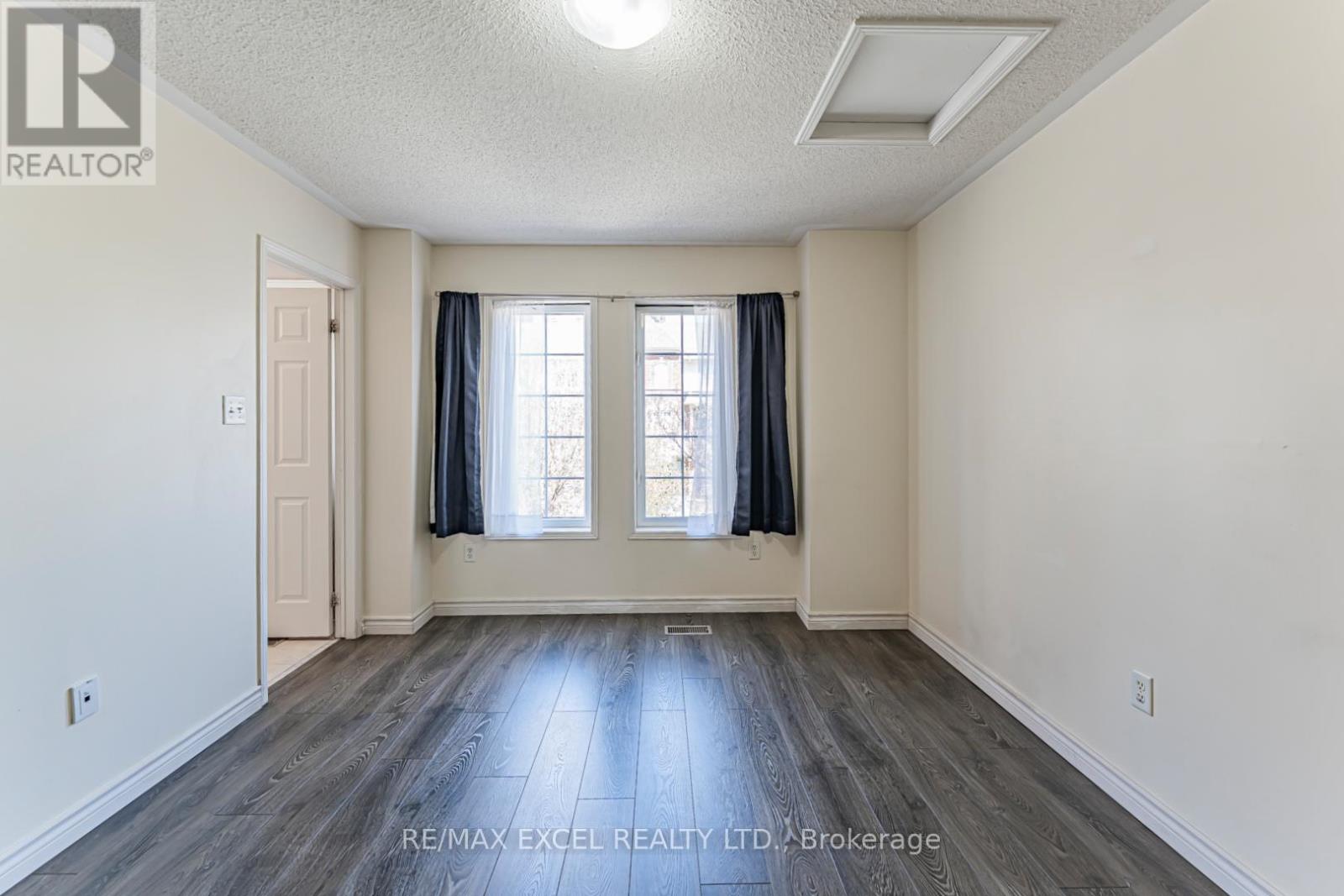 98 GEORGIAN DRIVE - 18