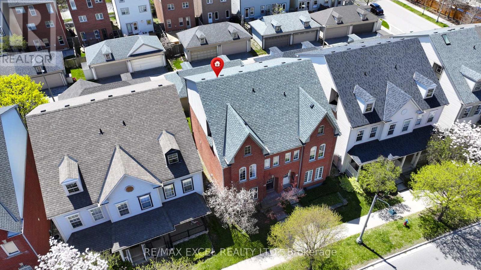 98 GEORGIAN DRIVE - 2