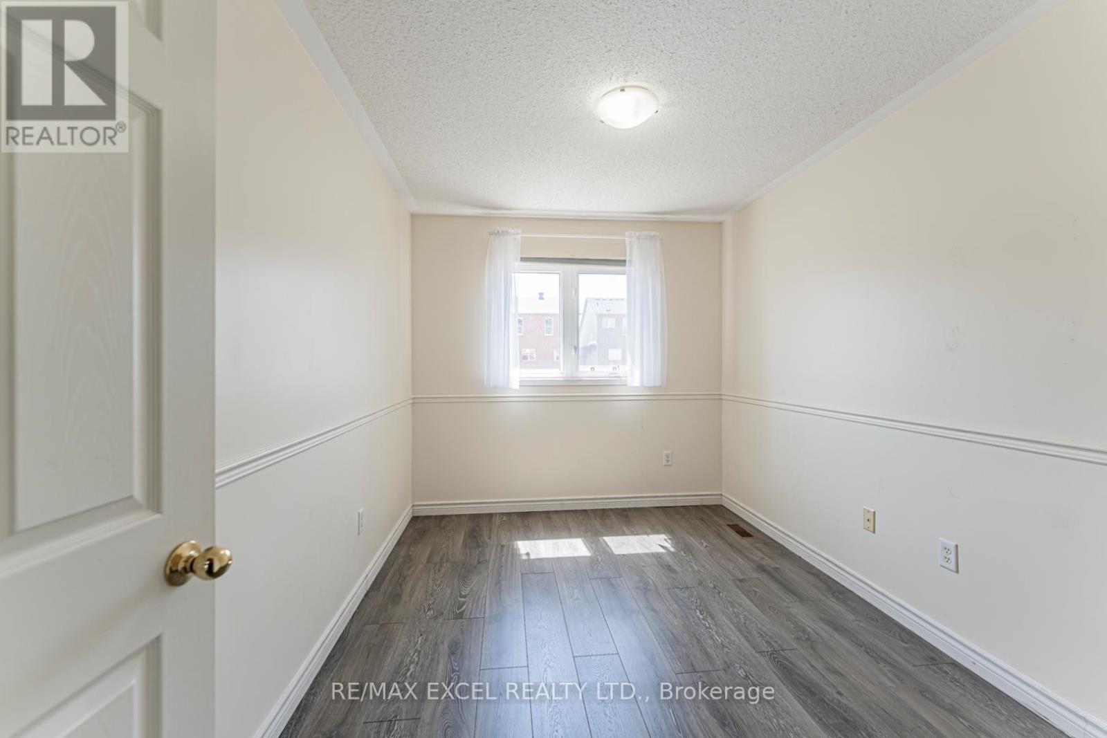 98 GEORGIAN DRIVE - 22