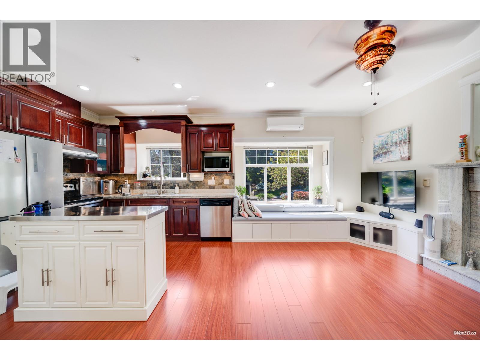 4 Bed, 3 Bath House for Sale in Vancouver – 1023 E 8TH AVENUE, Vancouver - Image 12