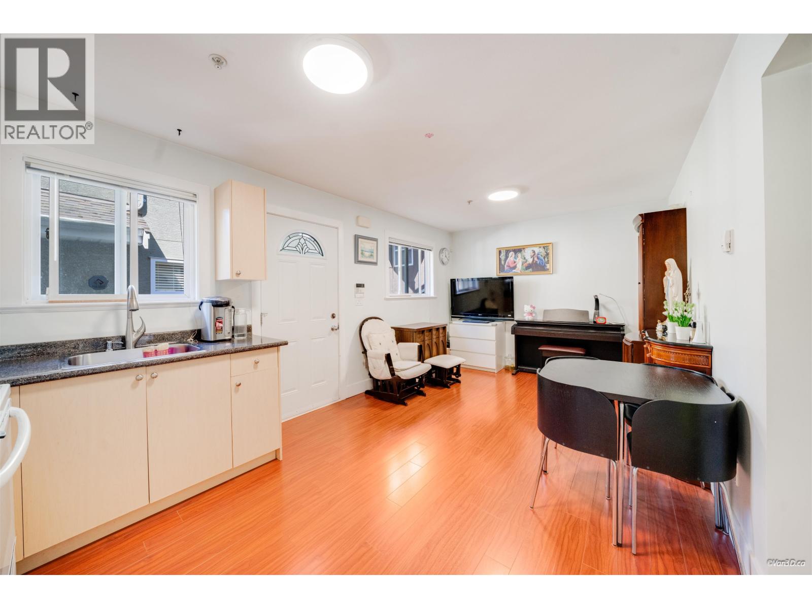 4 Bed, 3 Bath House for Sale in Vancouver – 1023 E 8TH AVENUE, Vancouver - Image 22