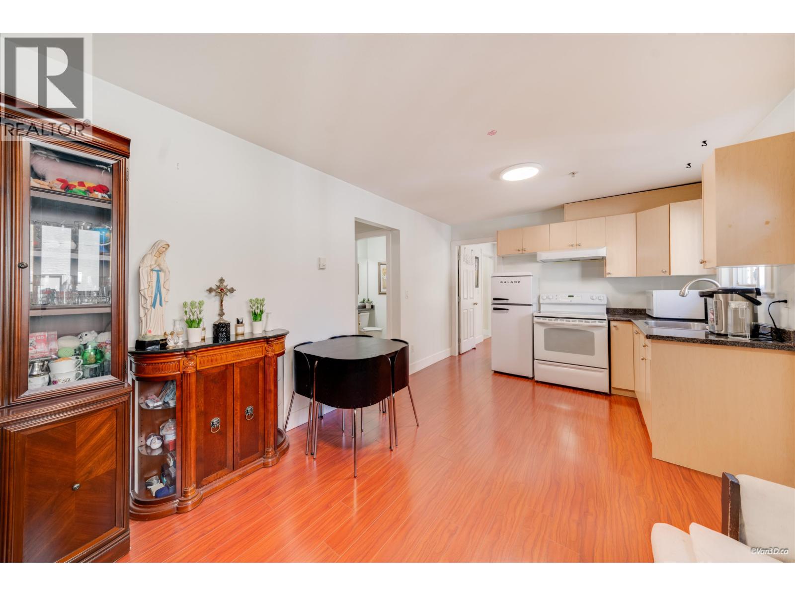 4 Bed, 3 Bath House for Sale in Vancouver – 1023 E 8TH AVENUE, Vancouver - Image 24