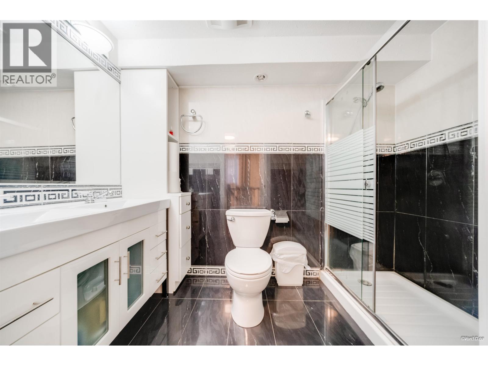 4 Bed, 3 Bath House for Sale in Vancouver – 1023 E 8TH AVENUE, Vancouver - Image 32