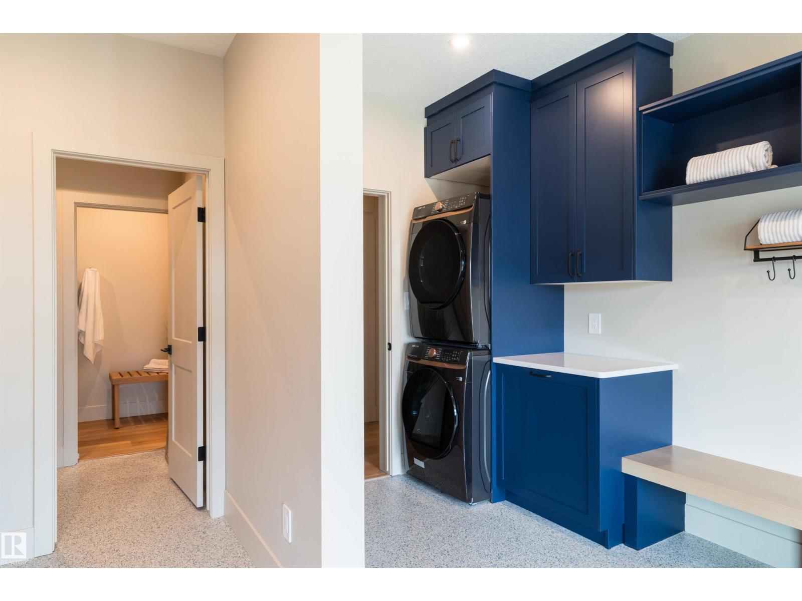 8 JARDIN PL, St. Albert