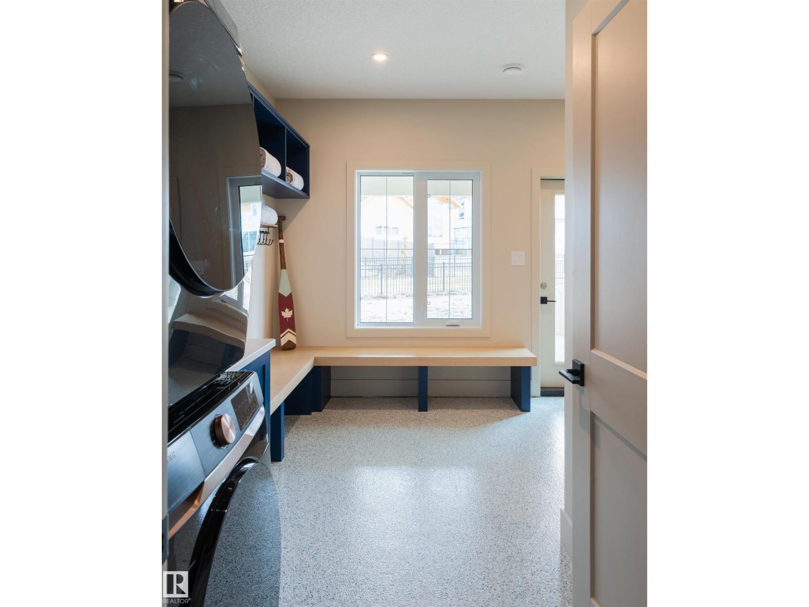 8 JARDIN PL, St. Albert