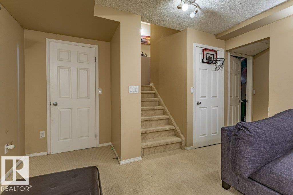 1676 TOMLINSON CM NW, Edmonton