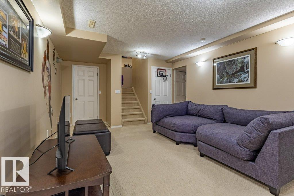 1676 TOMLINSON CM NW, Edmonton