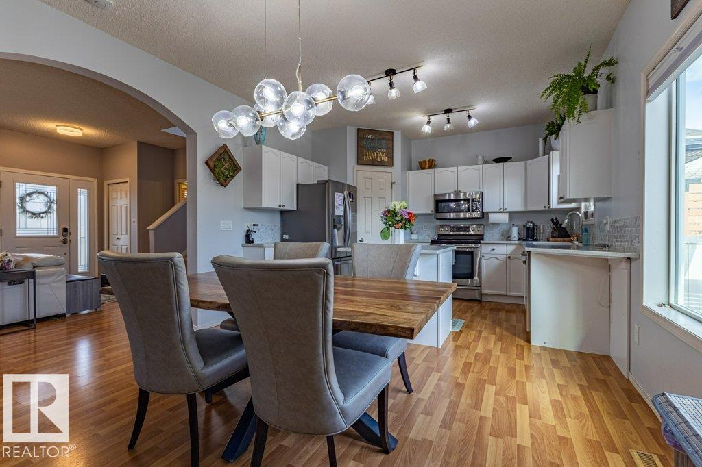 1676 TOMLINSON CM NW, Edmonton