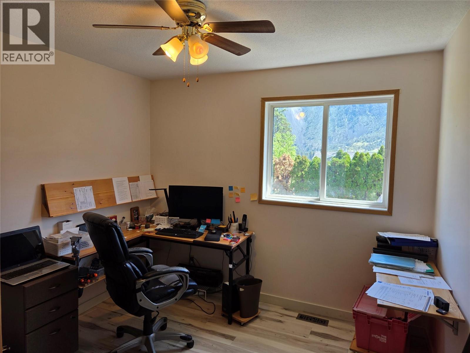 425 3rd Avenue, Keremeos